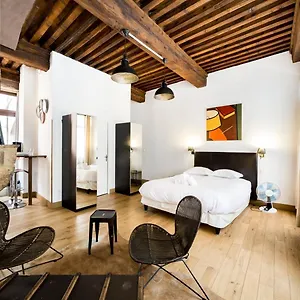 https://authentic-studio-in-vieux-lyon.hotels-rhonealpes.com